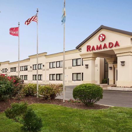 Ramada By Wyndham Newark/Wilmington Hotell Exteriör bild