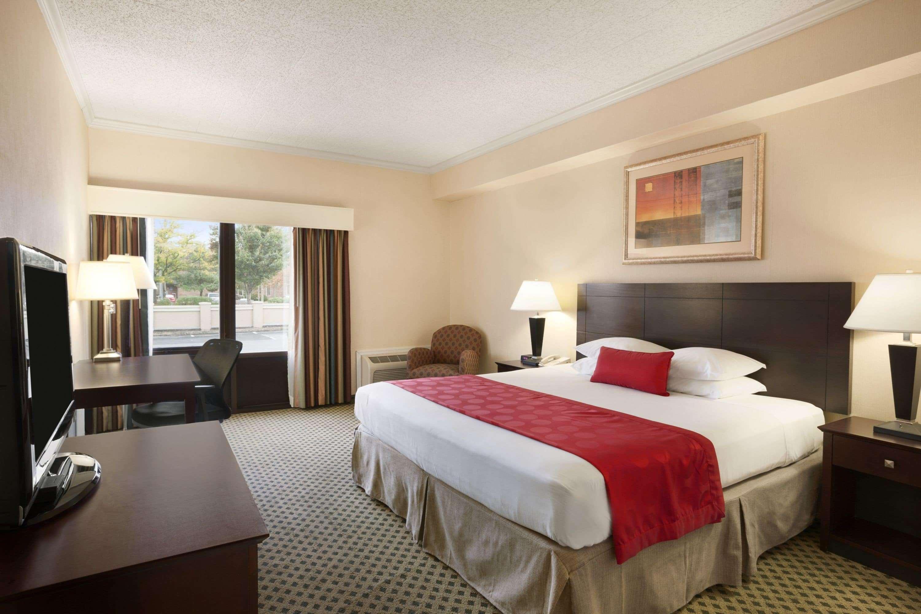 Ramada By Wyndham Newark/Wilmington Hotell Exteriör bild