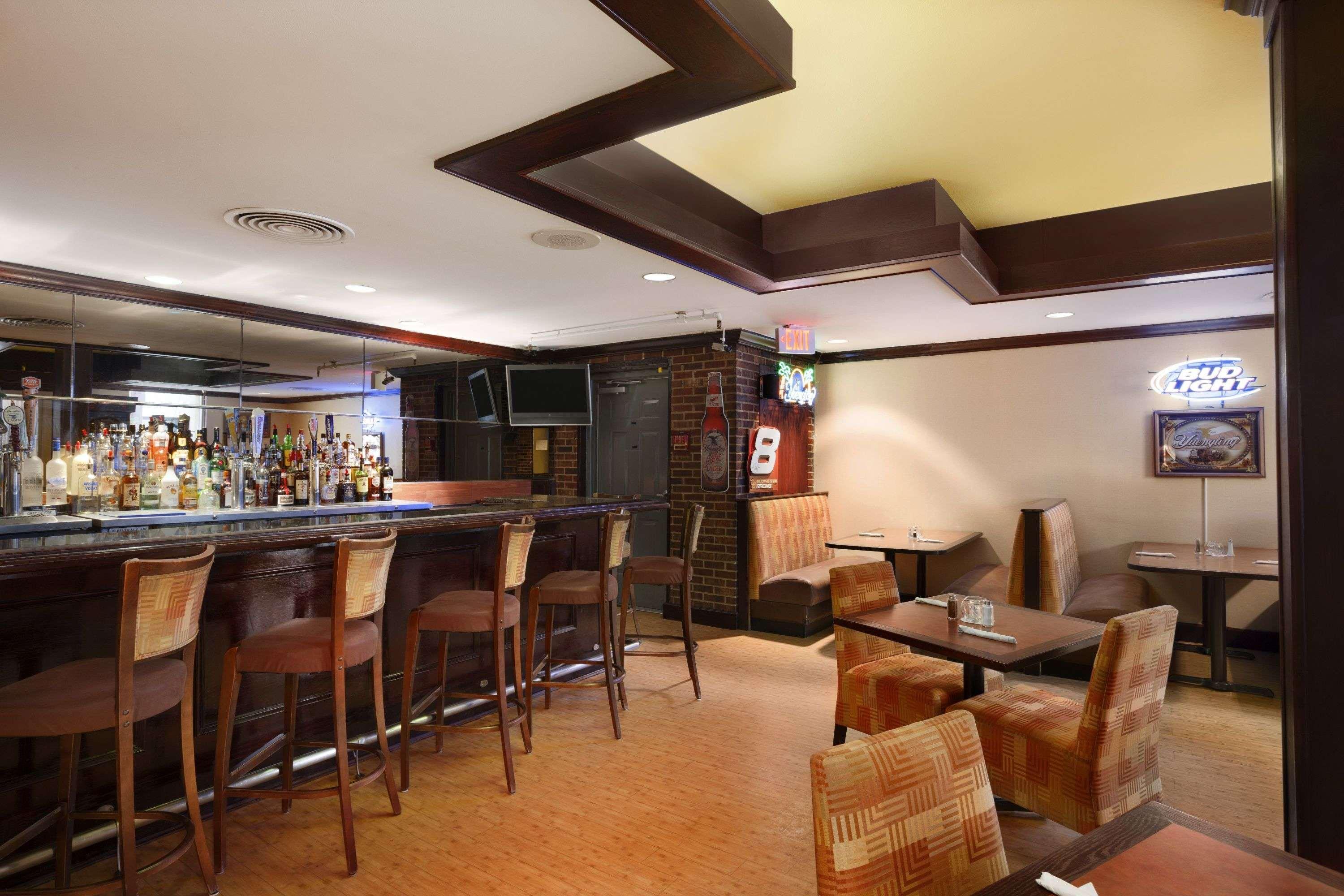 Ramada By Wyndham Newark/Wilmington Hotell Exteriör bild