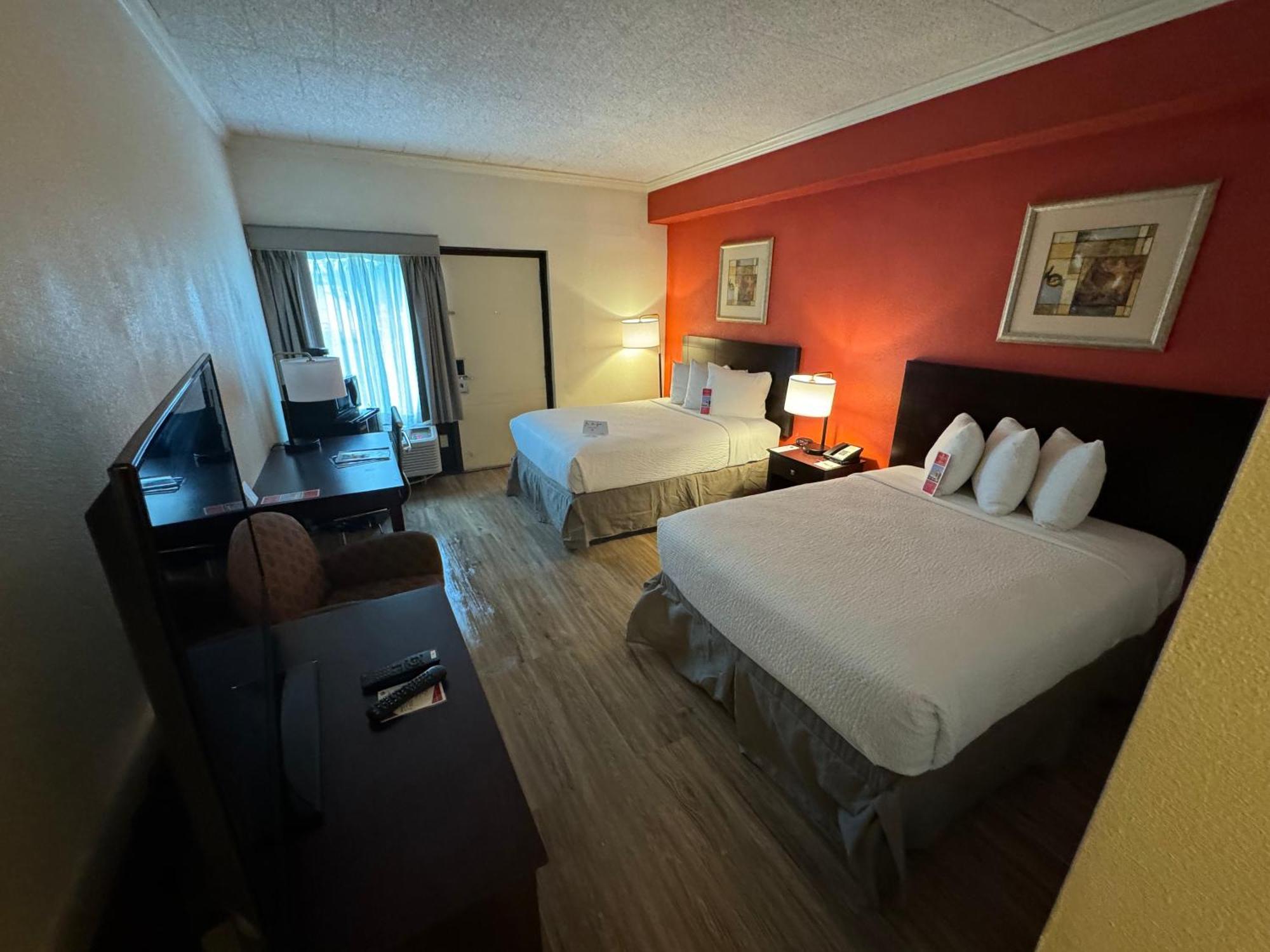 Ramada By Wyndham Newark/Wilmington Hotell Exteriör bild