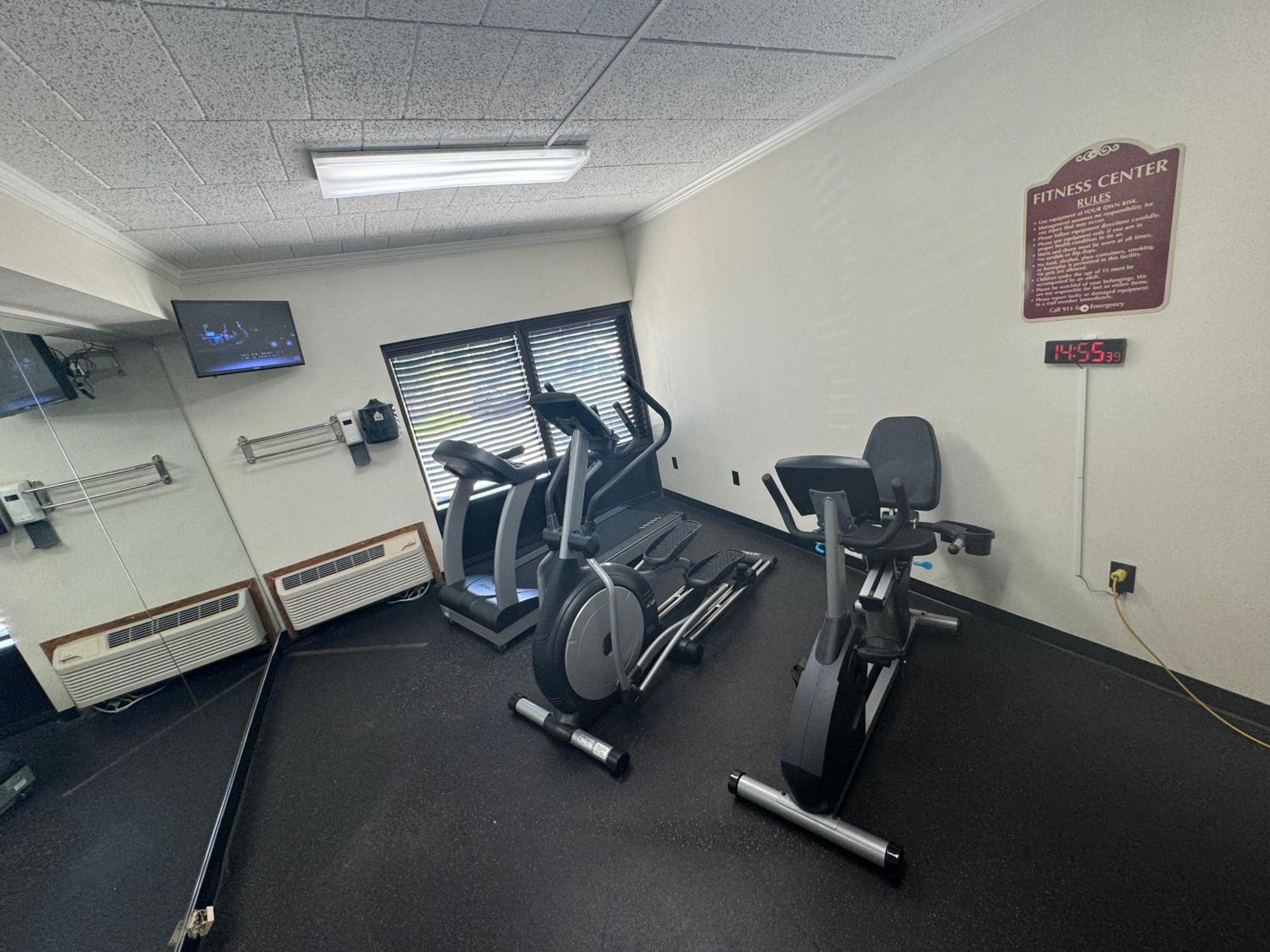 Ramada By Wyndham Newark/Wilmington Hotell Exteriör bild